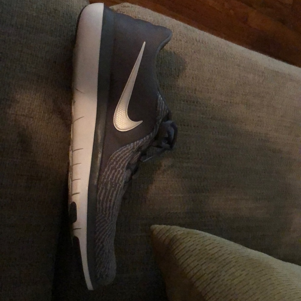Women’s Nike sneakers